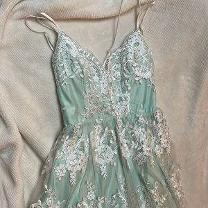 mint lace prom/hoco dress